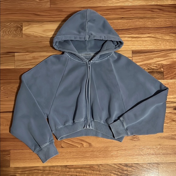 Abercrombie & Fitch Tops - A&F cropped hoodie